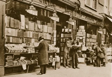 En begagnad bokhandel, Charing Cross Road (sepiafoto)